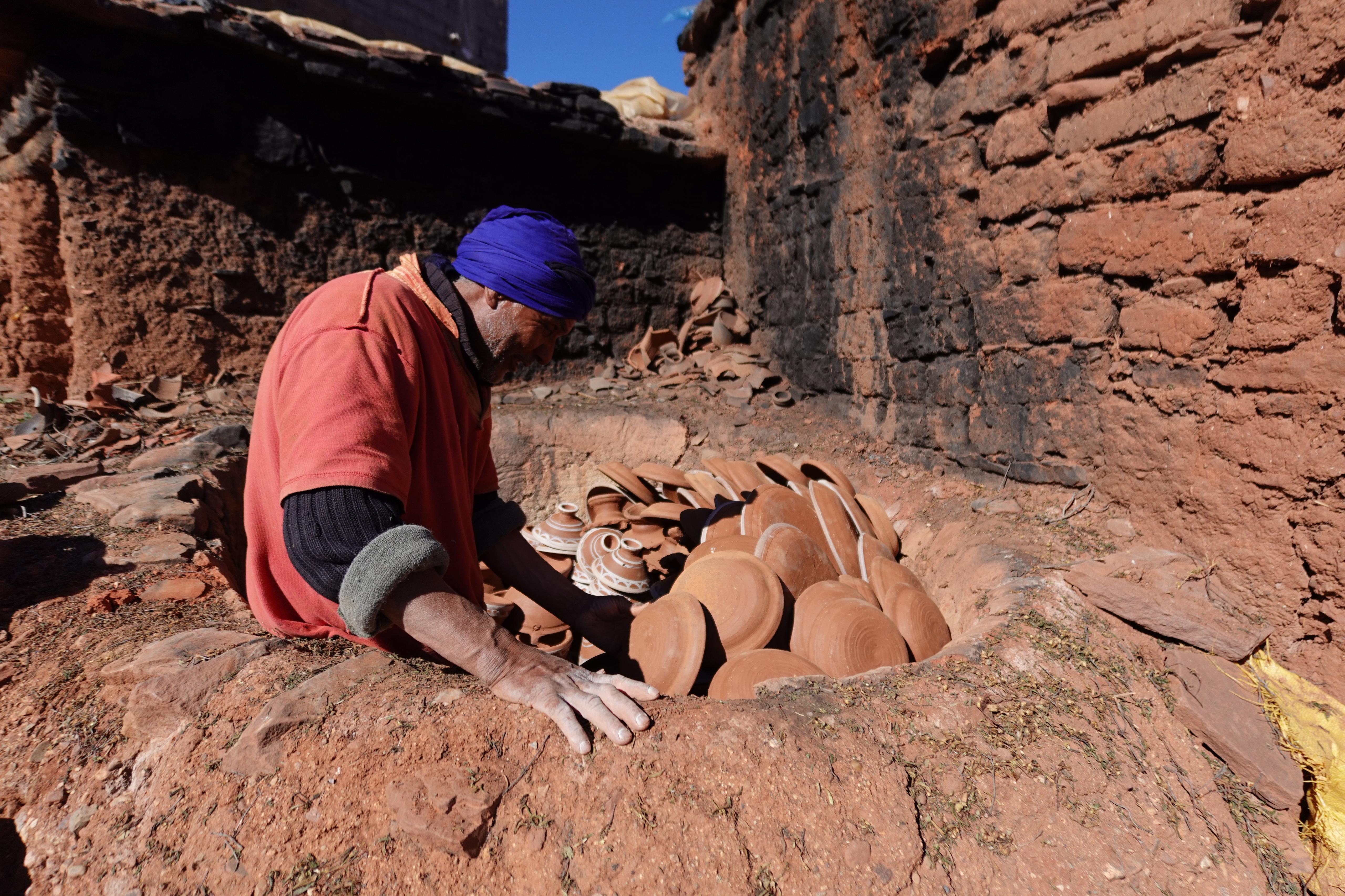 Atelier artisanat traditionnel — Tapis, poterie & cuir à Marrakech